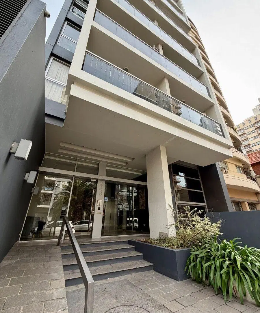 Departamento en alquiler de 2 ambientes con cochera en Lomitas 2