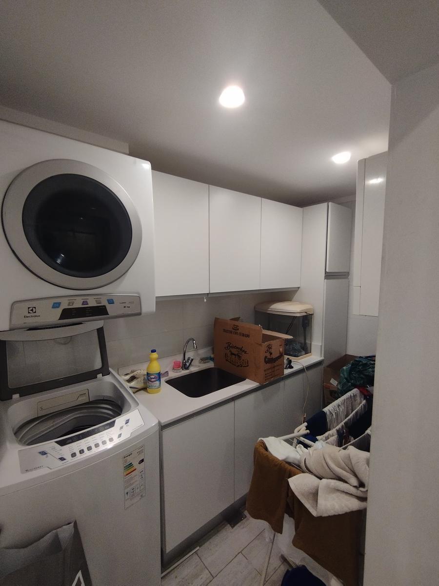 Foto de VENTA-DEPARTAMENTO 3 DORMITORIOS Y TERRAZA EXCLUSIVA-AVENIDA PELLEGRINI, imagen 2