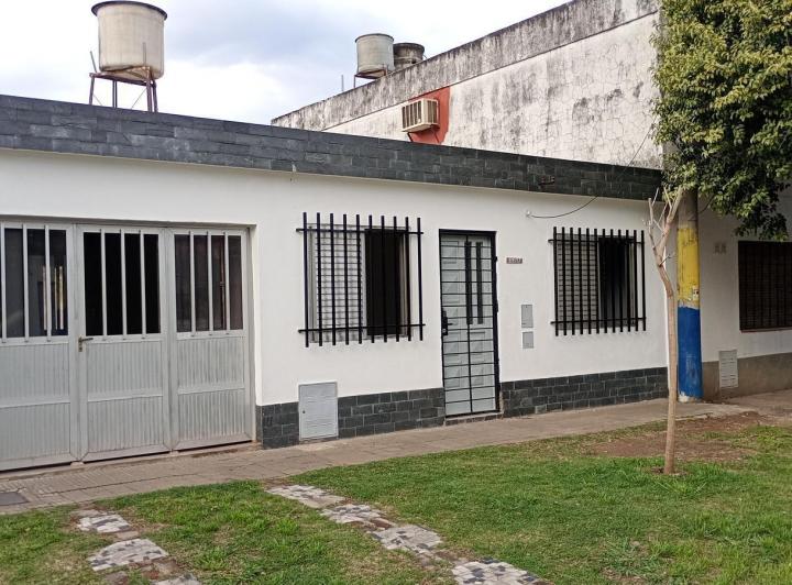 ALQUILER-CASA-1DORMITORIO CON GARAGE- BARRIO URQUIZA-ROSARIO 1