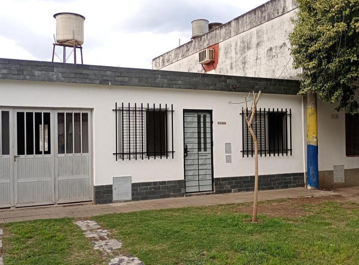 ALQUILER-CASA-1DORMITORIO CON GARAGE- BARRIO URQUIZA-ROSARIO 2