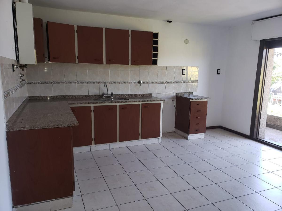 Foto de VENTA - CASA EN PLANTA ALTA -2 DORMITORIOS- SOLIS 848 - BELGRANO, imagen 4