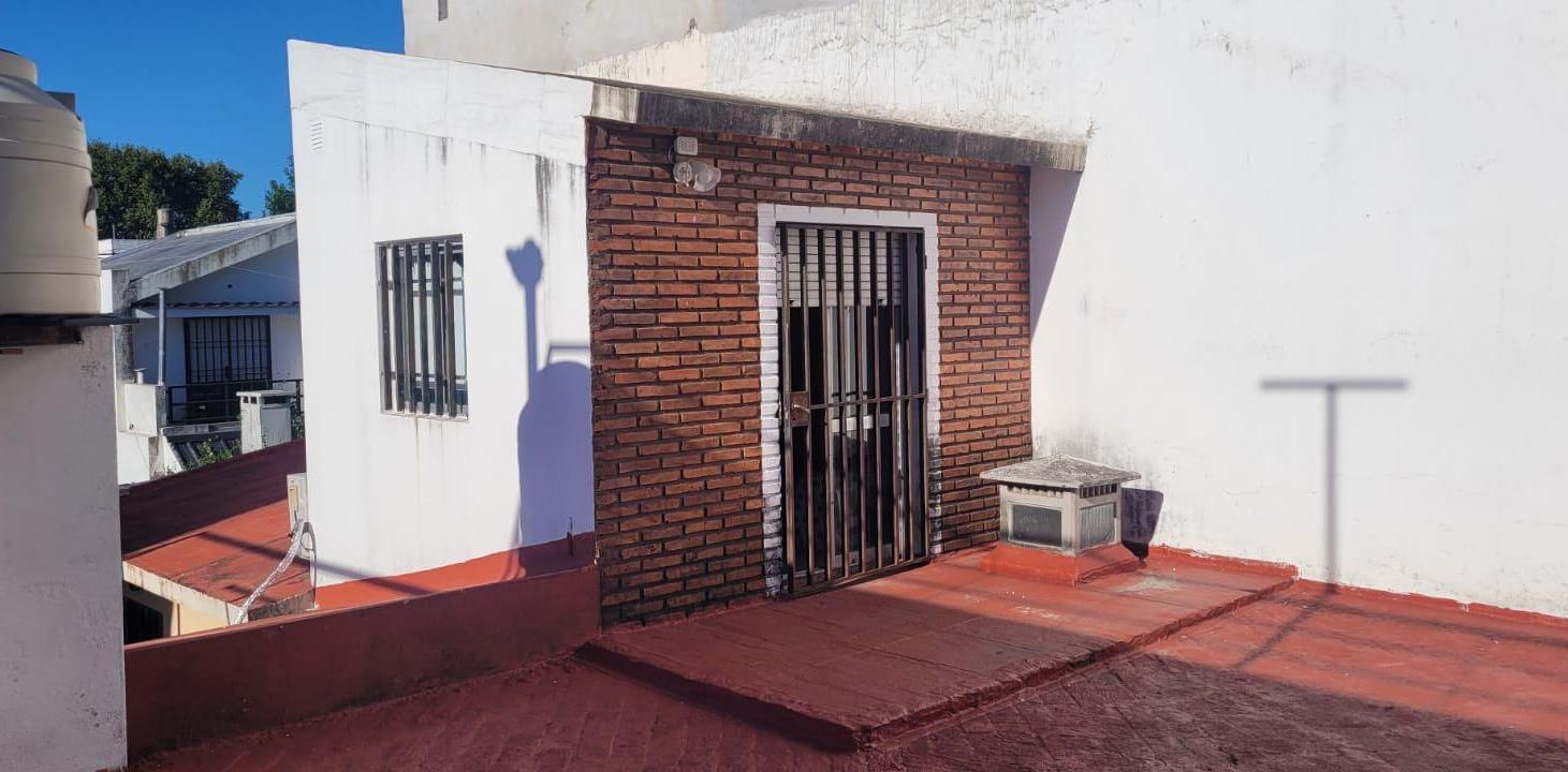 VENTA-CENTENO 720-CASA 2 DORMITORIOS Y COCHERA-BARRIO LAS HERAS-ROSARIO