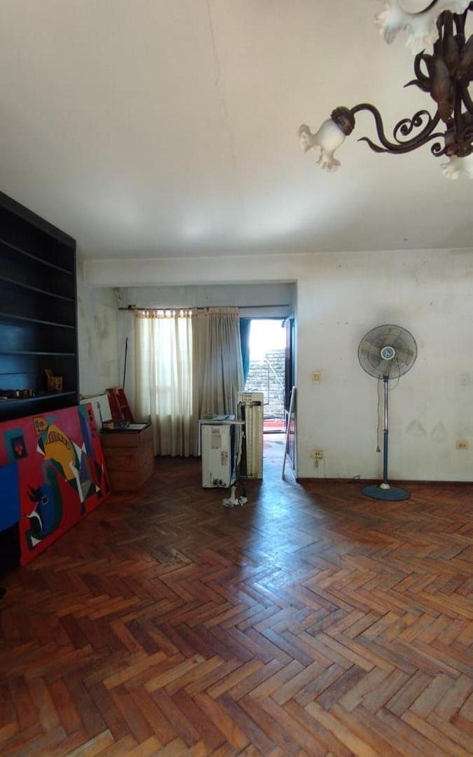 VENTA - PASAJE TOSSI 1304 - CASA EN PLANTA ALTA 3 DORMITORIOS Y COCHERA-BARRIO AZCUENAGA-ROSARIO