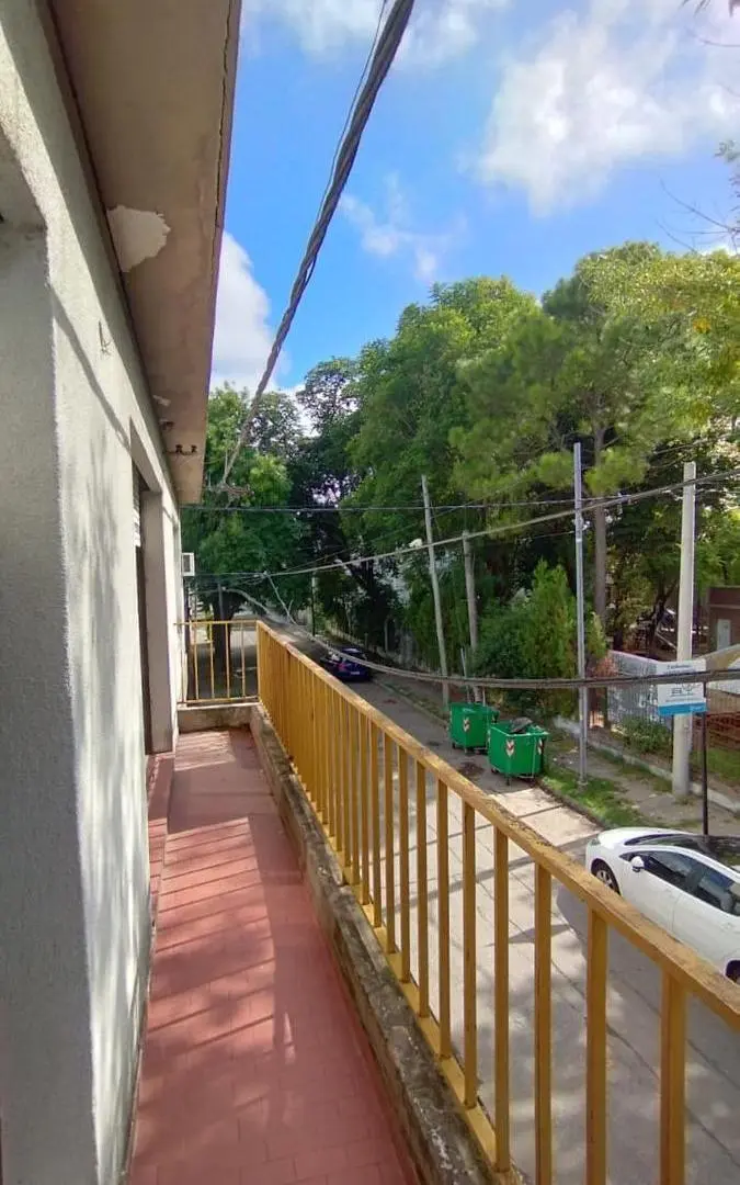 VENTA - PASAJE TOSSI 1304 - CASA EN PLANTA ALTA 3 DORMITORIOS Y COCHERA-BARRIO AZCUENAGA-ROSARIO 3