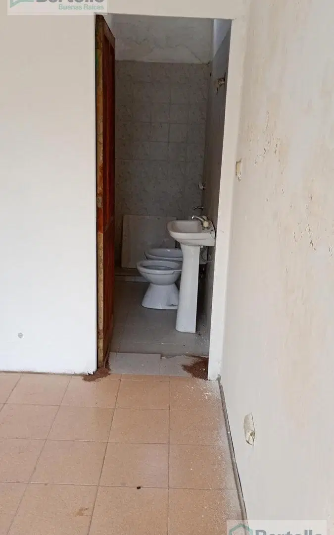 ALQUILER-LOCAL COMERCIAL- ARTIGAS 400- BARRIO SARMIENTO -ROSARIO 5