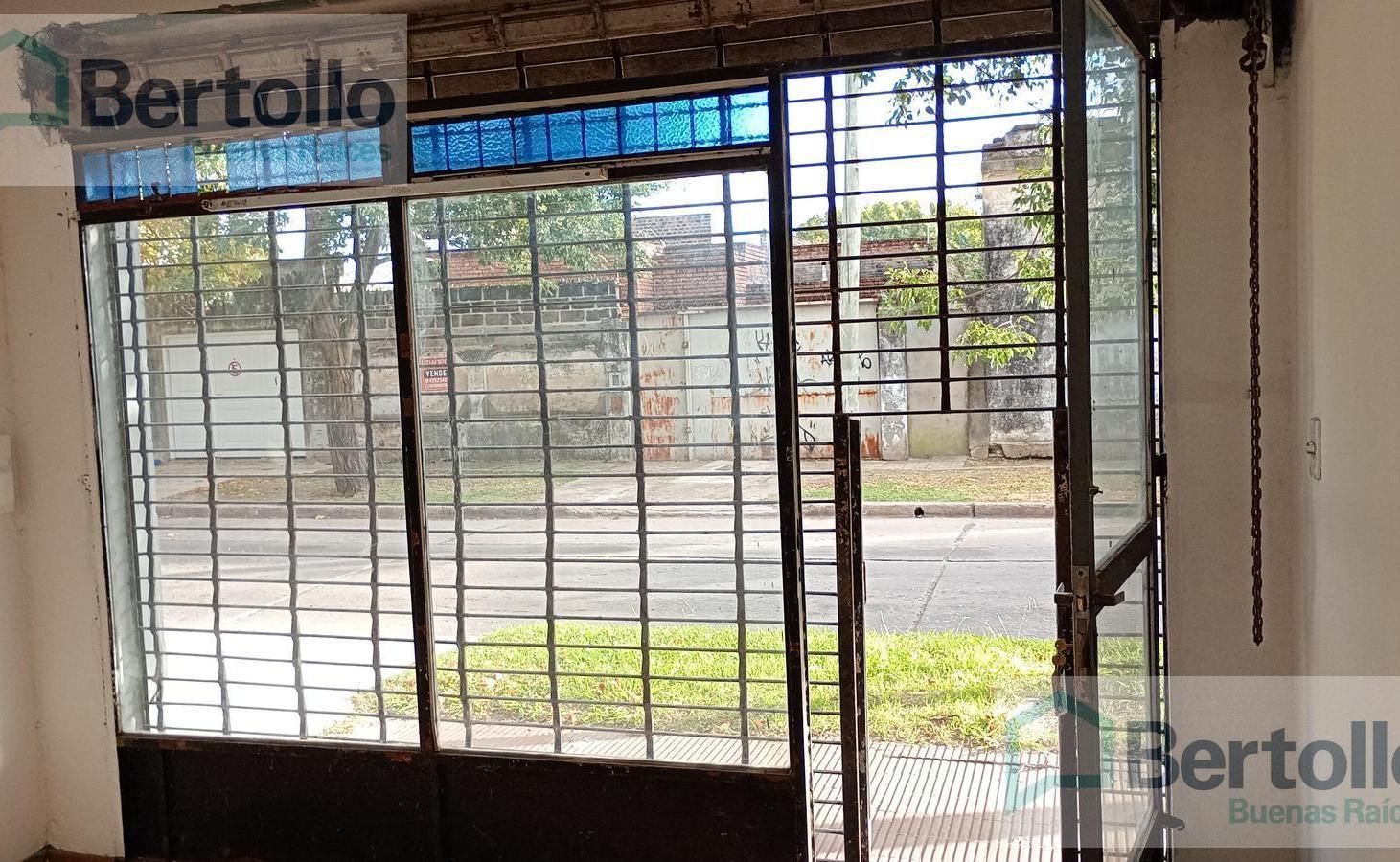 Foto de ALQUILER-LOCAL COMERCIAL- ARTIGAS 400- BARRIO SARMIENTO -ROSARIO, imagen 2