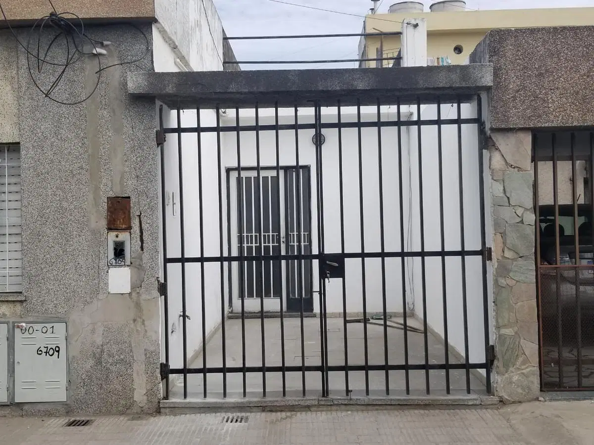 ALQUILER - CASA - 1 - DORMITORIO - RIOBAMBA 6709- URQUIZA - ROSARIO 4
