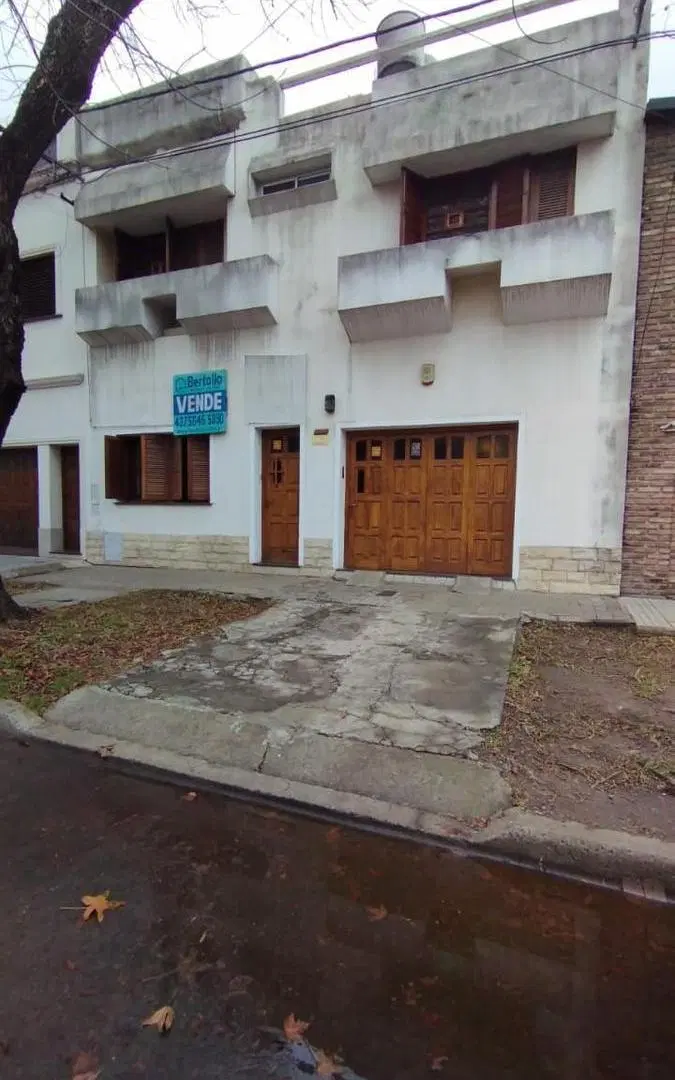 VENTA-CASA-4 DORMITORIOS-TENIENTE AGNETA 814-AZCUENAGA-ROSARIO 3