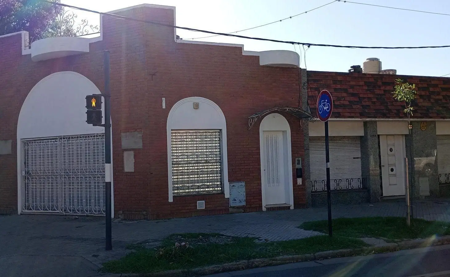 ALQUILER-LOCAL COMERCIAL EN ESQUINA DE NECOCHEA 3398 Y AYOLAS-BARRIO LA TABLADA-ROSARIO 2
