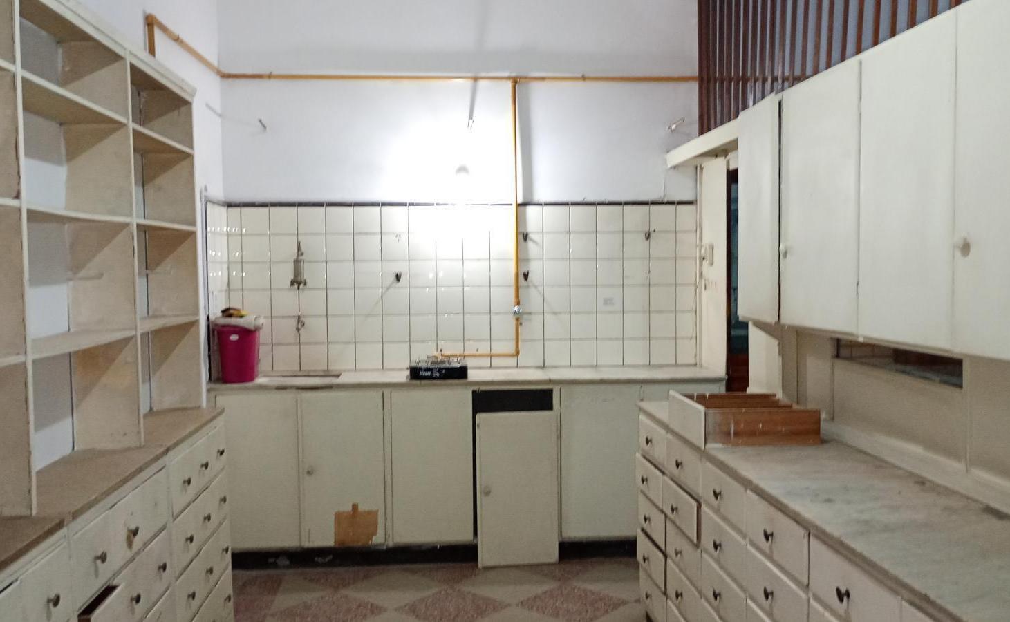 Foto de ALQUILER-LOCAL COMERCIAL EN ESQUINA DE NECOCHEA 3398 Y AYOLAS-BARRIO LA, imagen 2