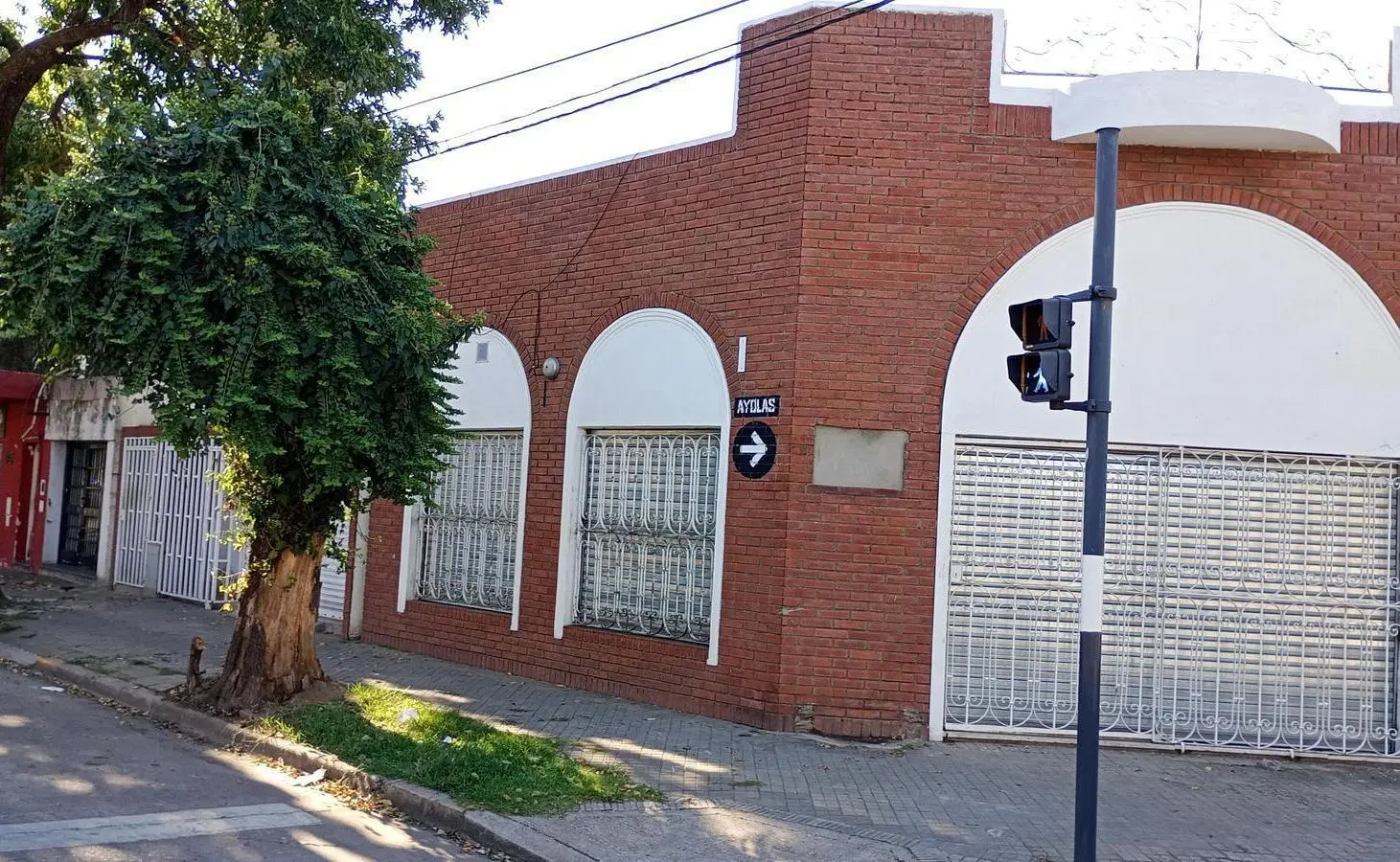 ALQUILER-LOCAL COMERCIAL EN ESQUINA DE NECOCHEA 3398 Y AYOLAS-BARRIO LA TABLADA-ROSARIO 5