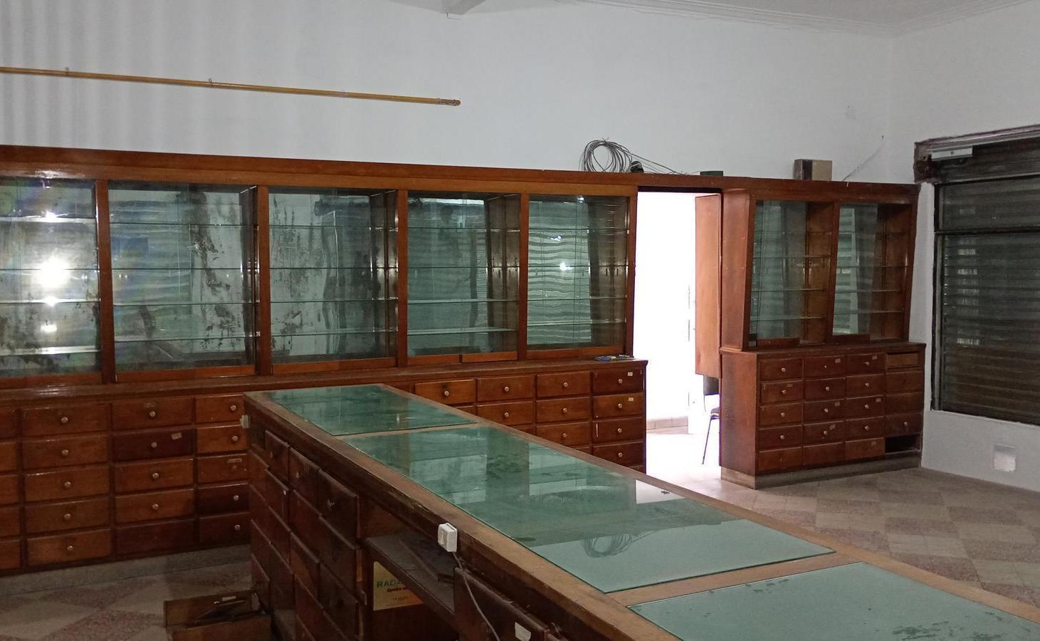 Foto de ALQUILER-LOCAL COMERCIAL EN ESQUINA DE NECOCHEA 3398 Y AYOLAS-BARRIO LA, imagen 4
