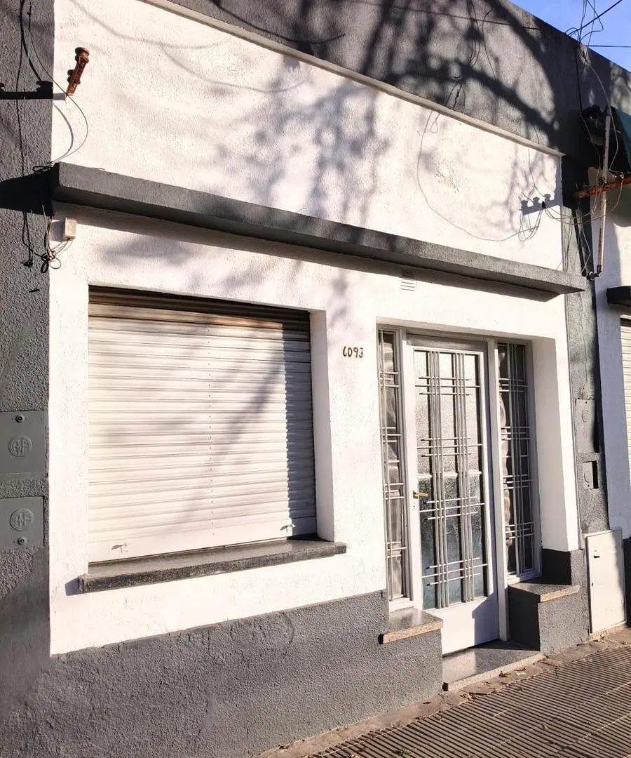ALQUILER- CASA- MONTEVIDEO 6093 - 2 DORMITORIOS- BELGRANO- ROSARIOF 4