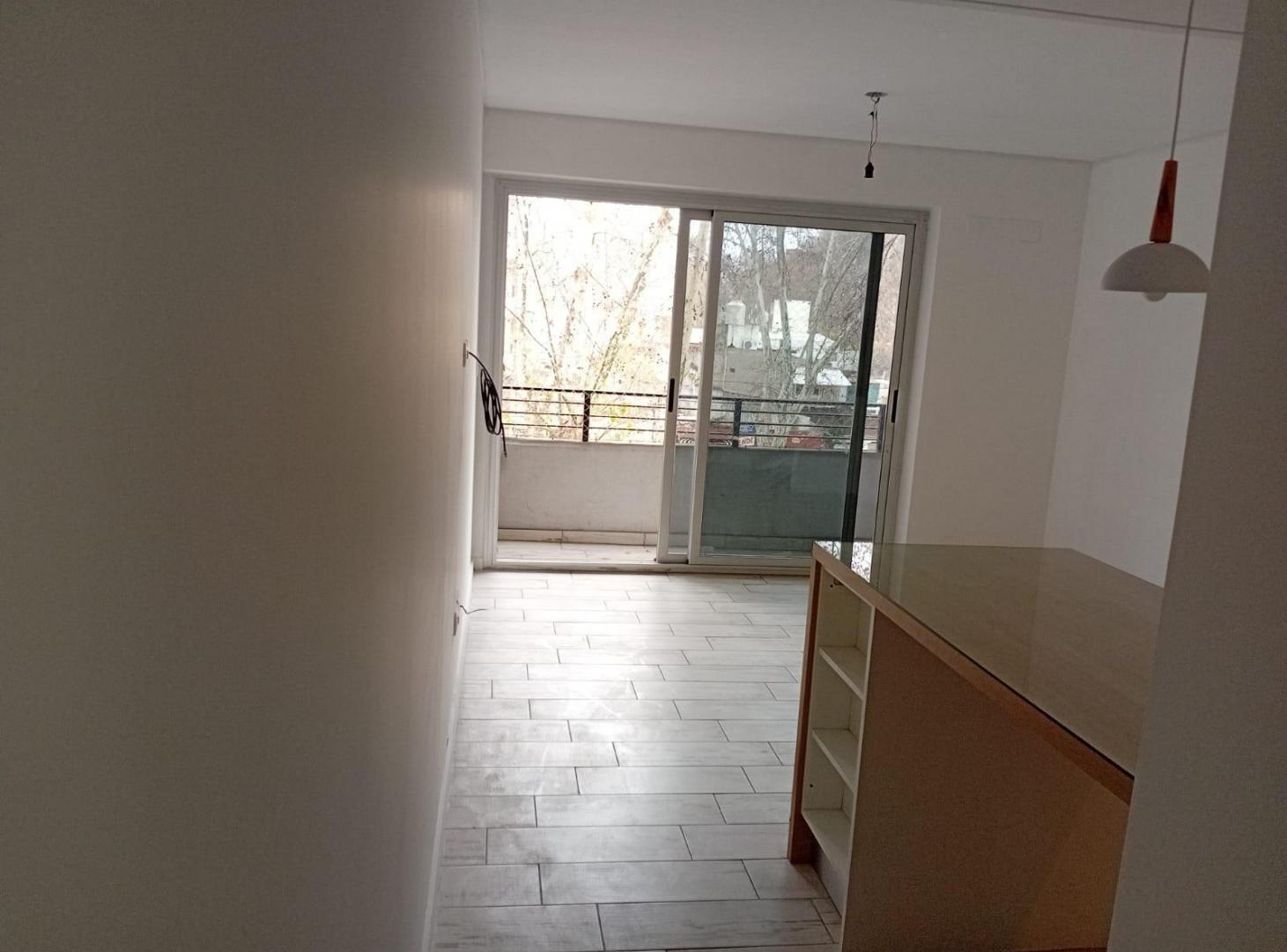 Foto de ALQUILER - MONOAMBIENTE- PELLEGRINI 4041- ECHESORTU- ROSARIO, imagen 1