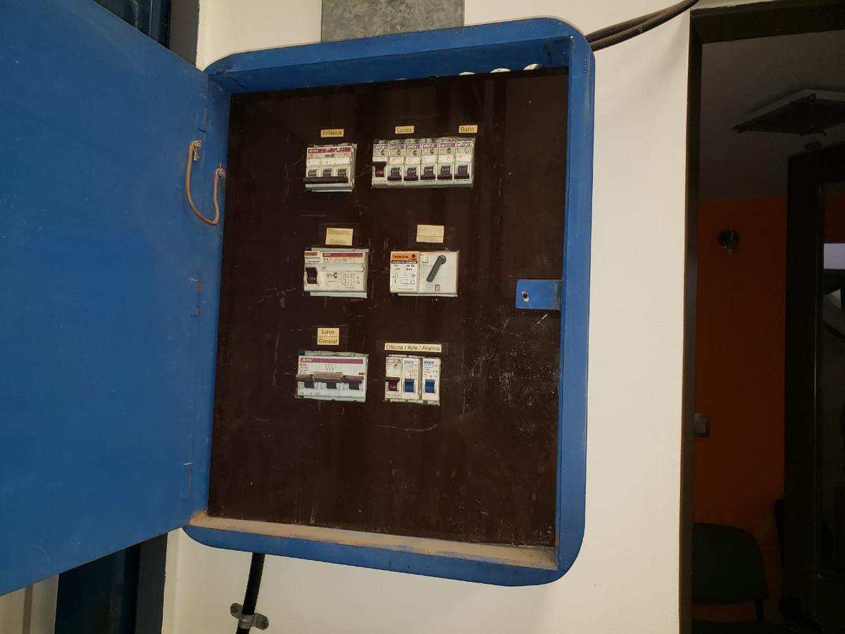 Foto de ALQUILER-VELEZ SARSFIELD 7455-GALPON Y OFICINAS-FISHERTON-ROSARIO, imagen 4