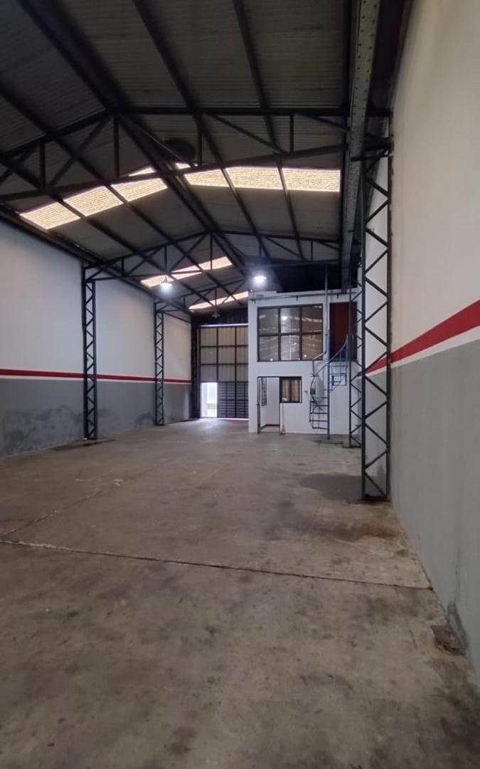 Foto de ALQUILER-VELEZ SARSFIELD 7455-GALPON Y OFICINAS-FISHERTON-ROSARIO, imagen 5