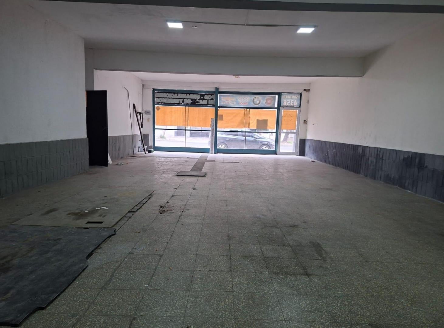 Foto de VENTA/ALQUILER - LOCAL COMERCIAL- SANTA FE 4358- ECHESORTU- ROSARIO, imagen 3