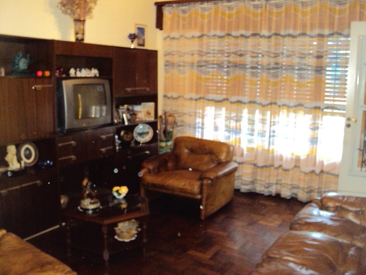 Foto de VENTA-2 CASAS CON GALPON-AV DEL ROSARIO 700-TIRO SUIZO, imagen 2