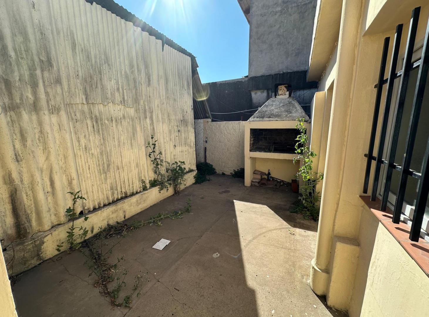 Foto de VENTA - CASA- 2 DORMITORIOS - GUATEMALA 938 - BELGRANO - ROSARIO, imagen 1
