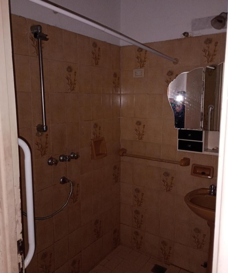 Foto de VENTA - CASA Y LOCAL - 2 DORMITORIOS - PEDRO LINO FUNES 1589, imagen 5