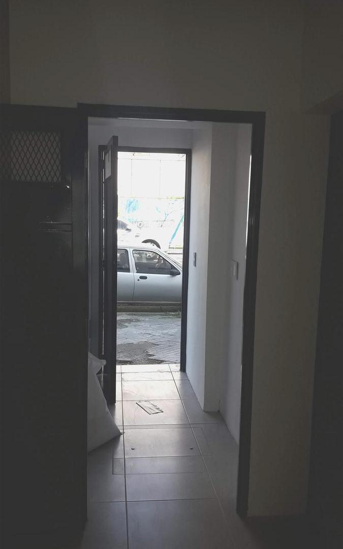 Foto de ALQUILER - LOCAL COMERCIAL- SANTA FE 4336-ECHESORTU- ROSARIO, imagen 3