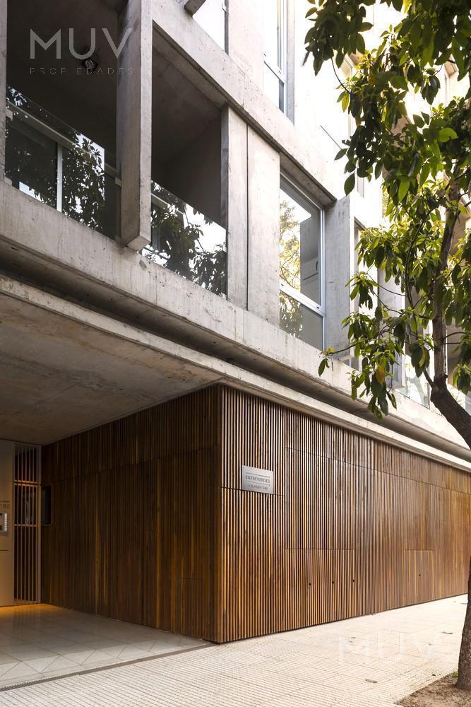 Hermoso Depto de 4 Ambientes en Venta con Dos Patios, Parril 1