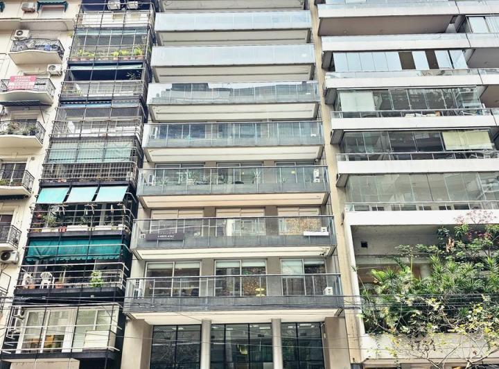 Pueyrredón 1700 - Oficina Premium en Venta en Recoleta con dos cocheras y Seguridad 24hs