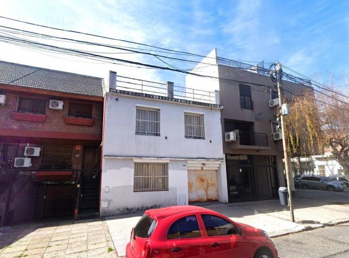 Cómoda y amplia Casa en Venta a refaccionar en Villa Urquiza en lote propio con Terraza 1