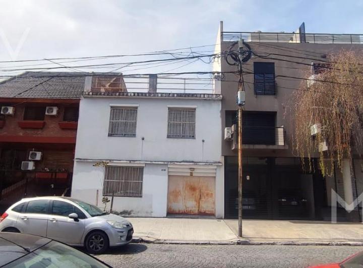 Cómoda y amplia Casa en Venta a refaccionar en Villa Urquiza en lote propio con Terraza 3