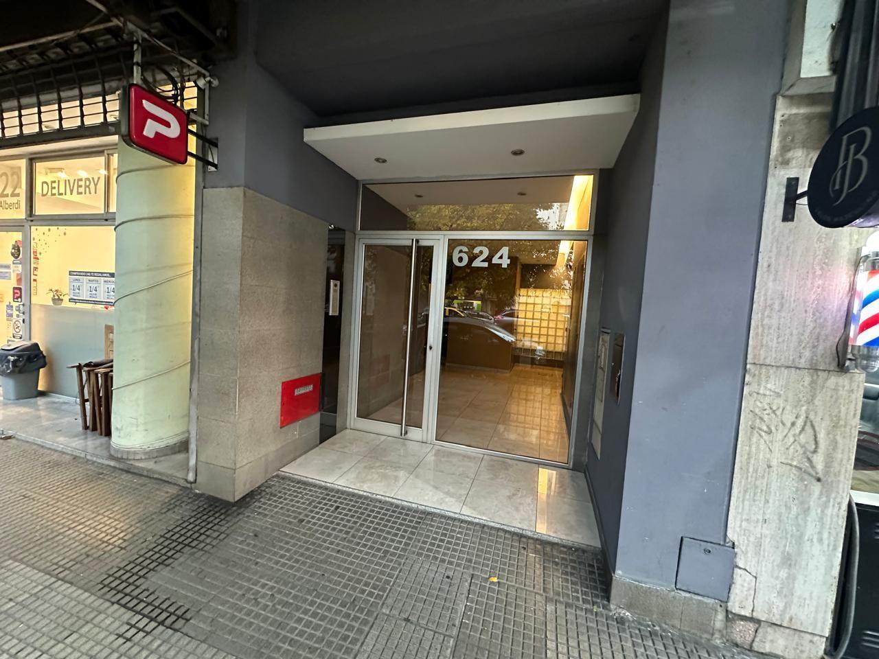 Oficina . | ALBERDI, JUAN B., AV. al 600