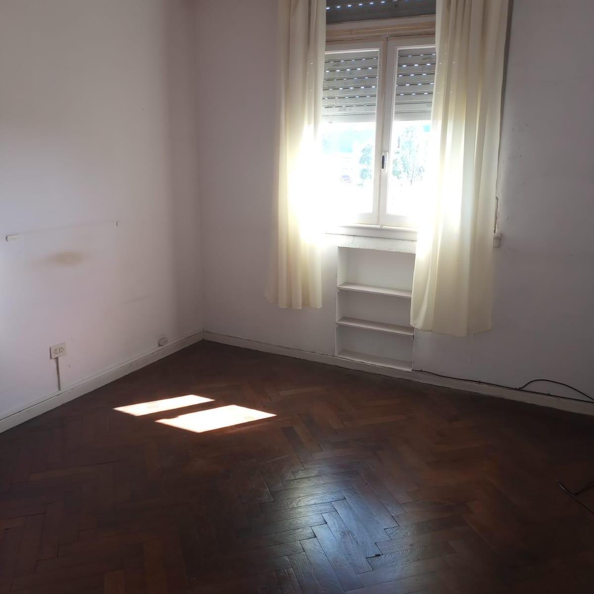 3 Amb. con Dependencia. 2 Baños. 3