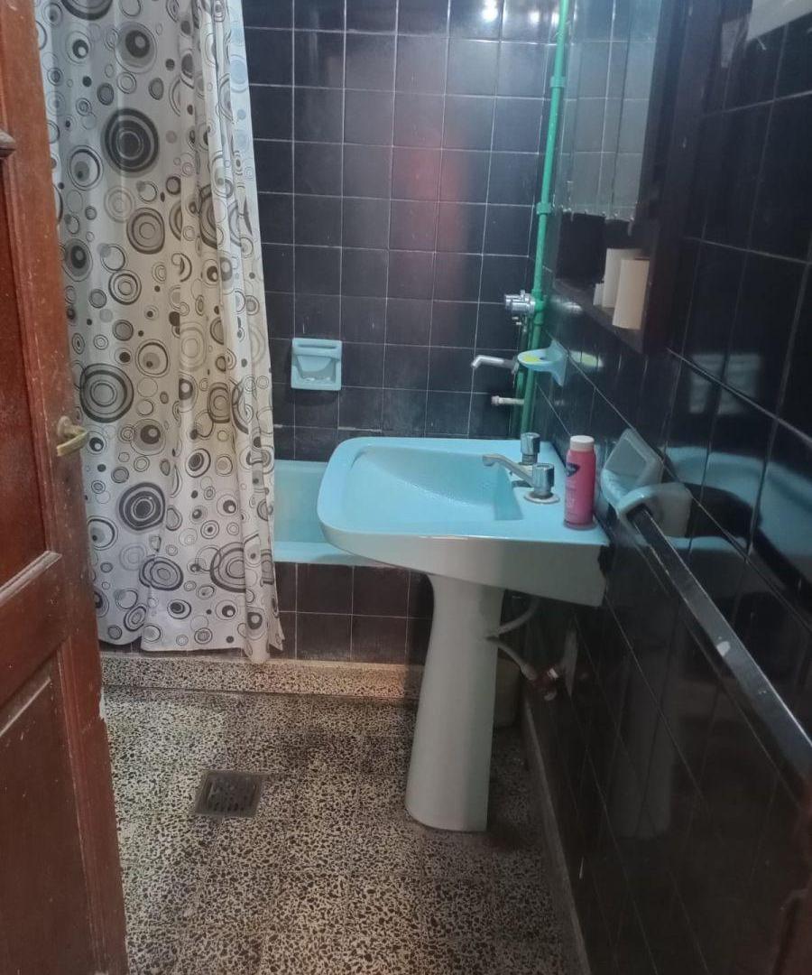 Foto de Casa Antigua De 8,66x17 M2. Patio Cubierto., imagen 4