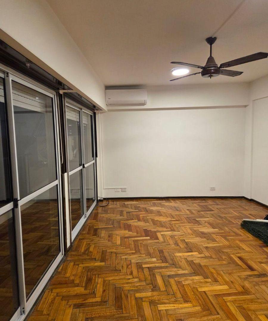 Foto de Monoambiente Al Frente. Balcon. Frente Al Parque De Los Patricios. Muy, imagen 1