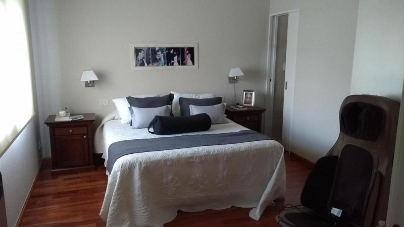Foto de Chalet 5 Amb. Resiclado a Nuevo. Ramos Mejía -, imagen 2