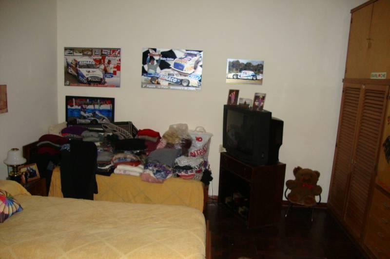 Casa 3 amb. mas 2 departamentos - VENTA EN BLOCK -