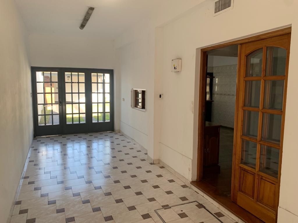 Chalet 5 Amb. en Venta en Haedo