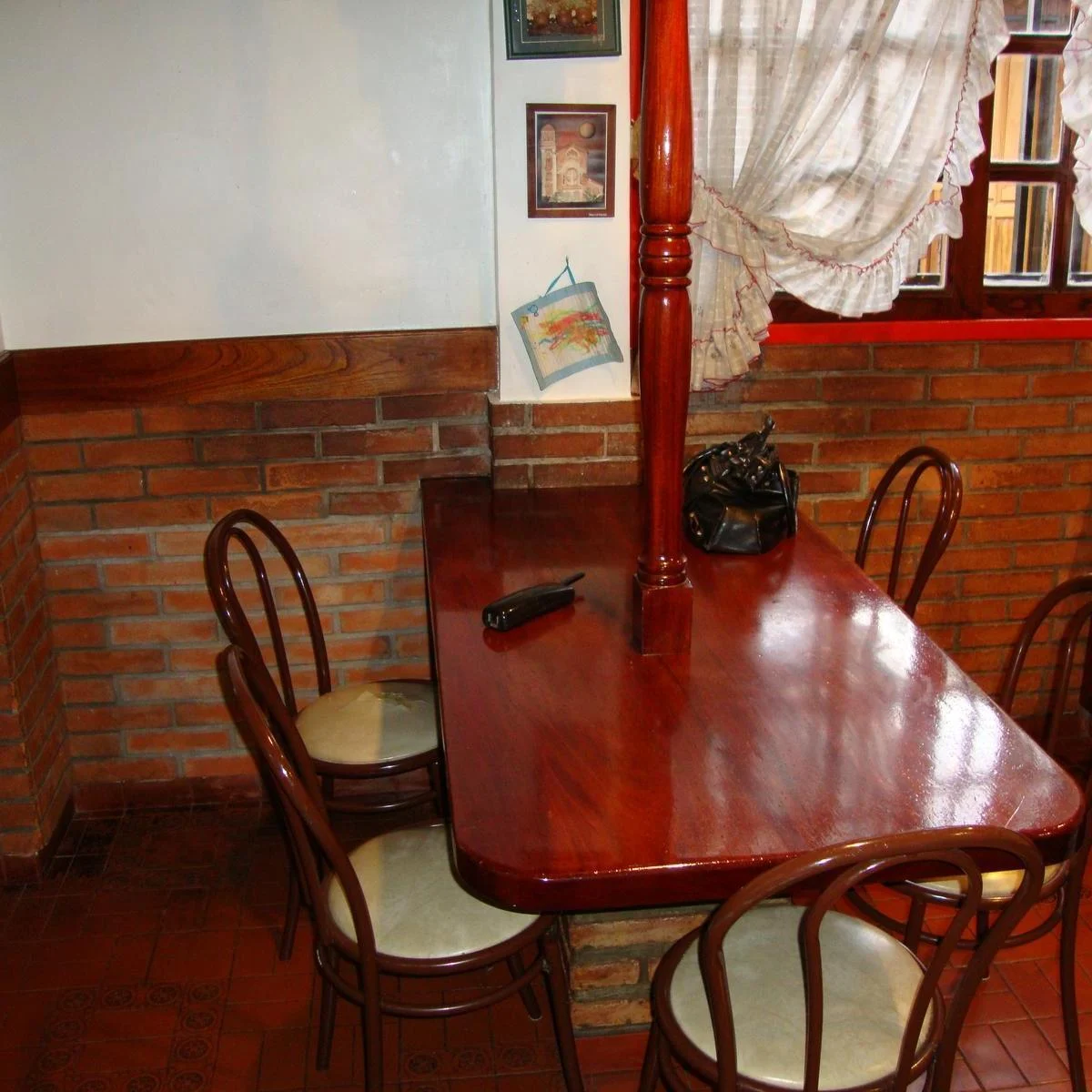 Foto de Chalet en Venta - 4 amb. - Quincho y Pileta - Ramos Mejia, imagen 5