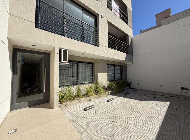 Piso a Estrenar de 3 Amb. c/ cochera y terraza propia - Ramos Mejia 1