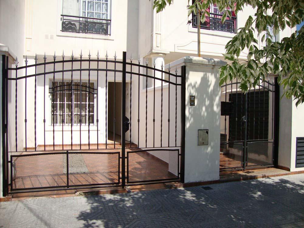 Departamento en Alquiler 2 Amb. c/ patio y Cochera - Ramos Mejia