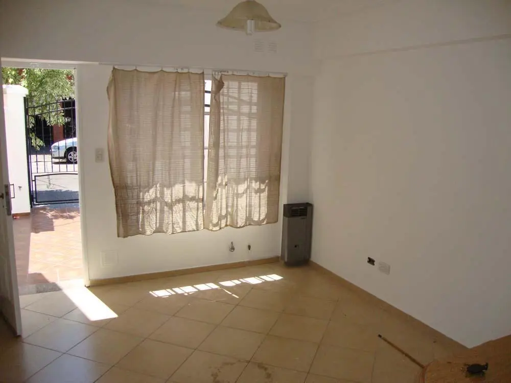 Departamento en Alquiler 2 Amb. c/ patio y Cochera - Ramos Mejia 3