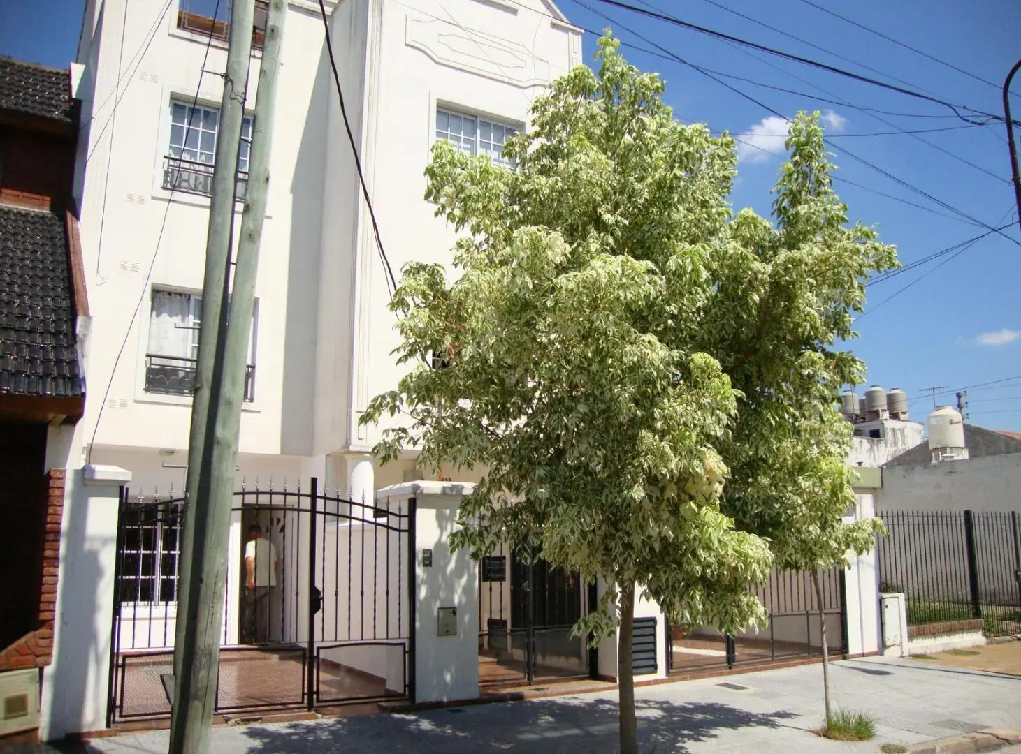 Departamento en Alquiler 2 Amb. c/ patio y Cochera - Ramos Mejia 2