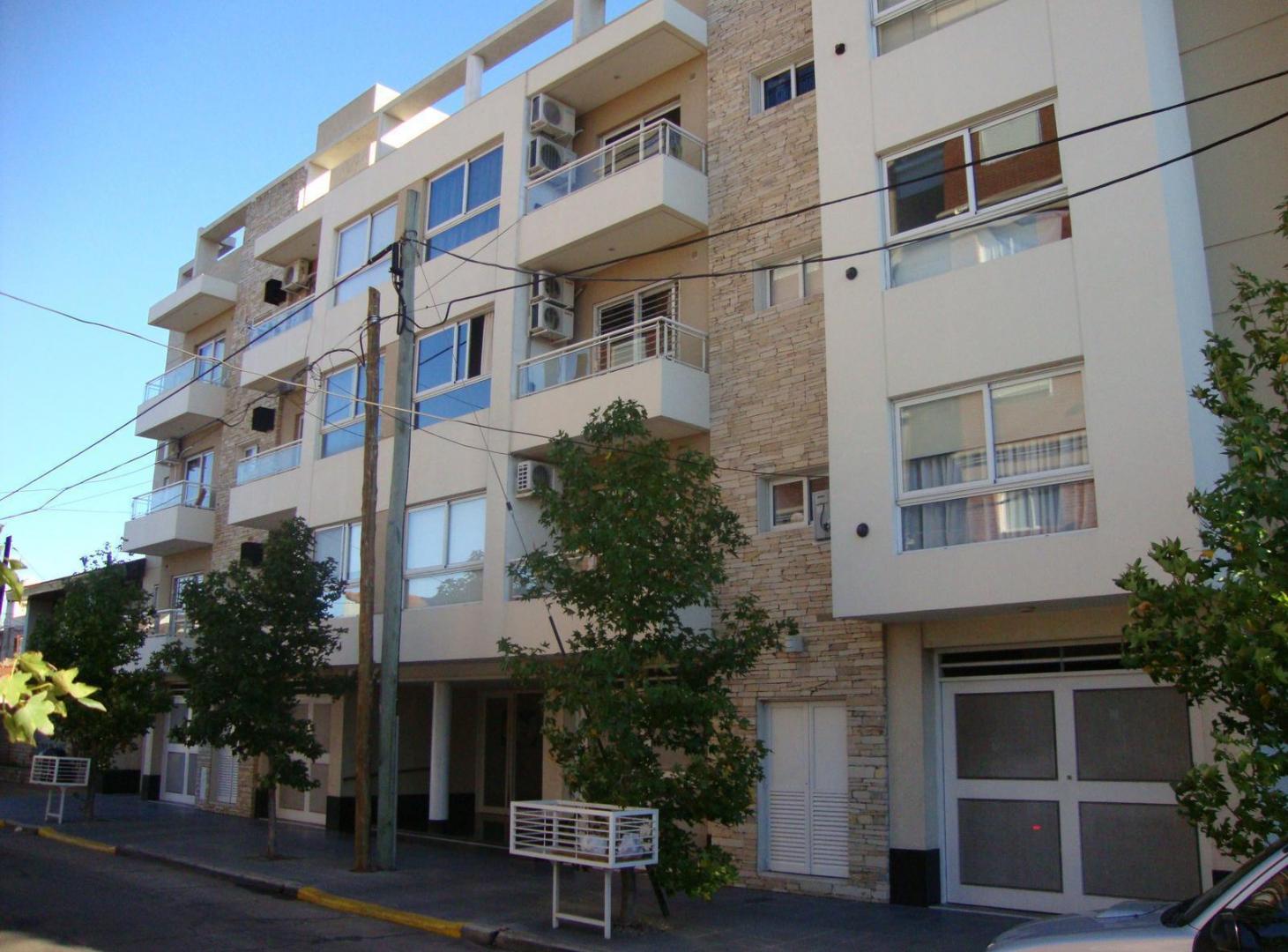 Departamento en  Alquiler -  2 Amb. al frente c/ balcon - Edificio c/ SUM  - Ramos Mejia