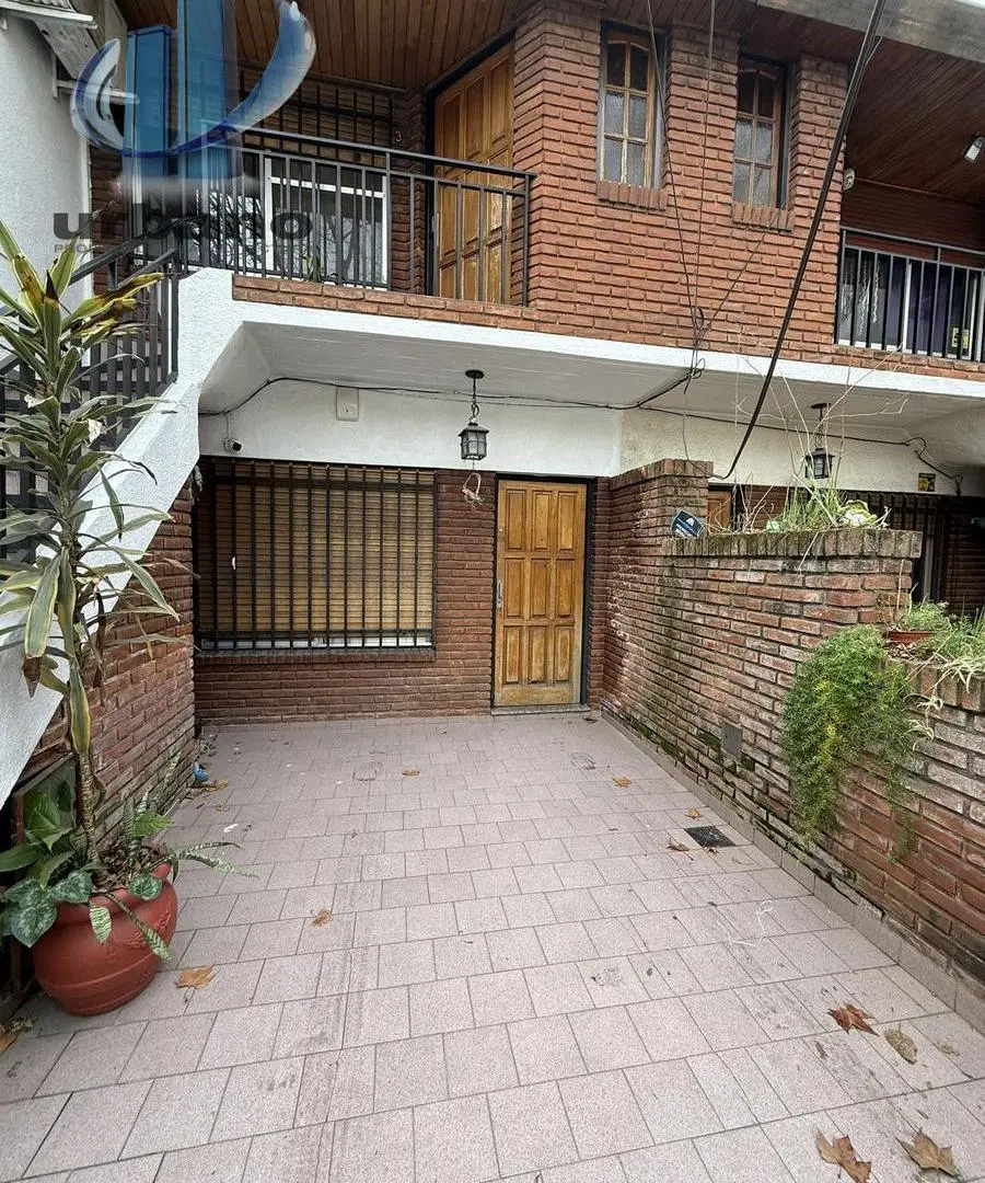 PH 3 amb. con cochera y patio en alquiler - Ramos Mejia Sur 2