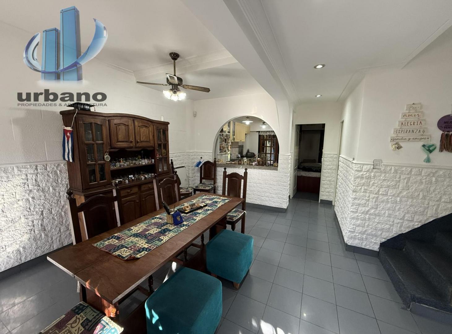 Foto de VENTA Tipo Casa 4 Amb. c/fondo - quincho - piscina - Villa Luzuriaga, imagen 4