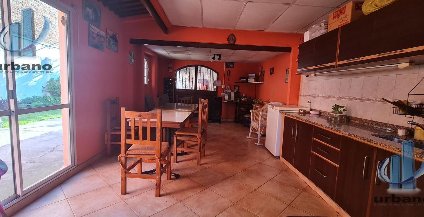 Foto de CASA SOBRE 3 AMBIENTES ,GGE PASANTE , HERMOSO QUINCHO, PARRILLA FONDO, imagen 5