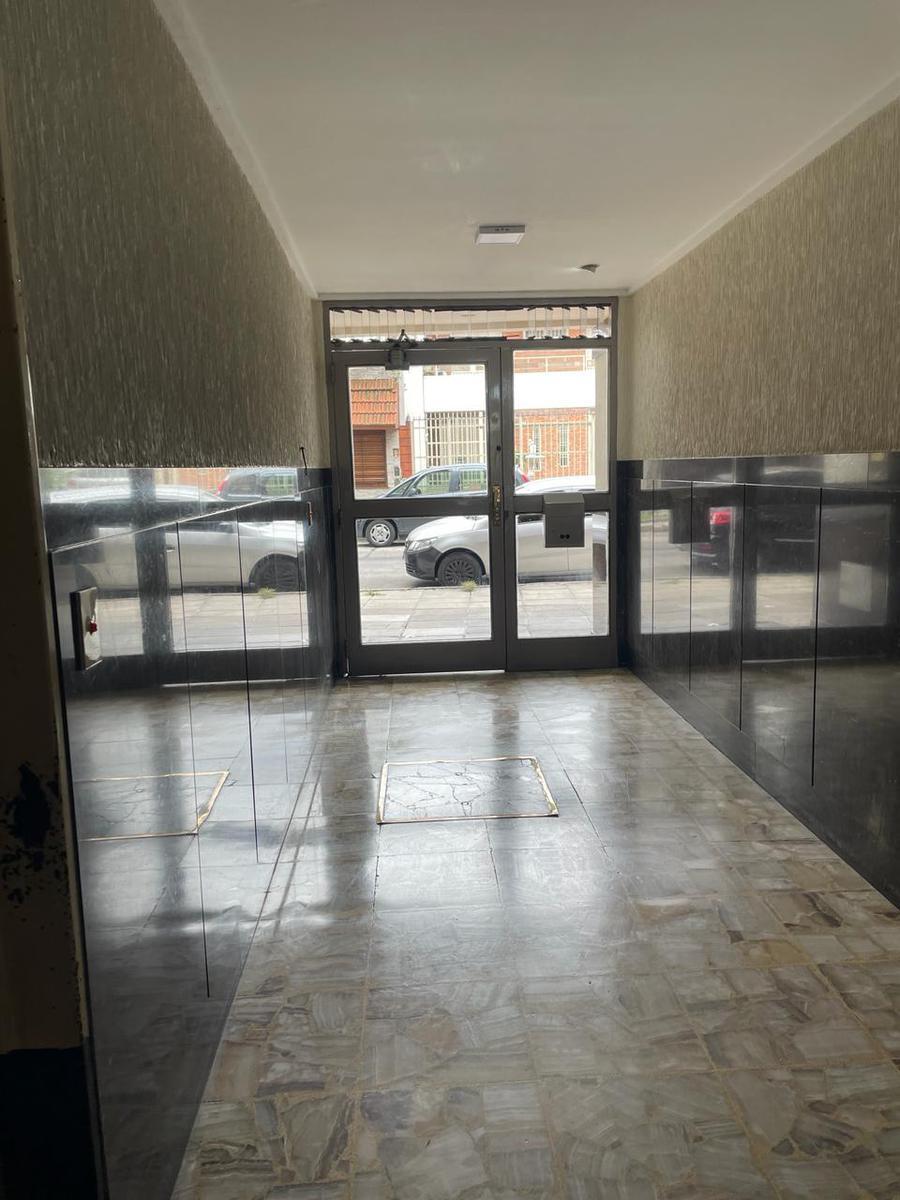 Departamento de 3 Ambientes Contrafrente 3