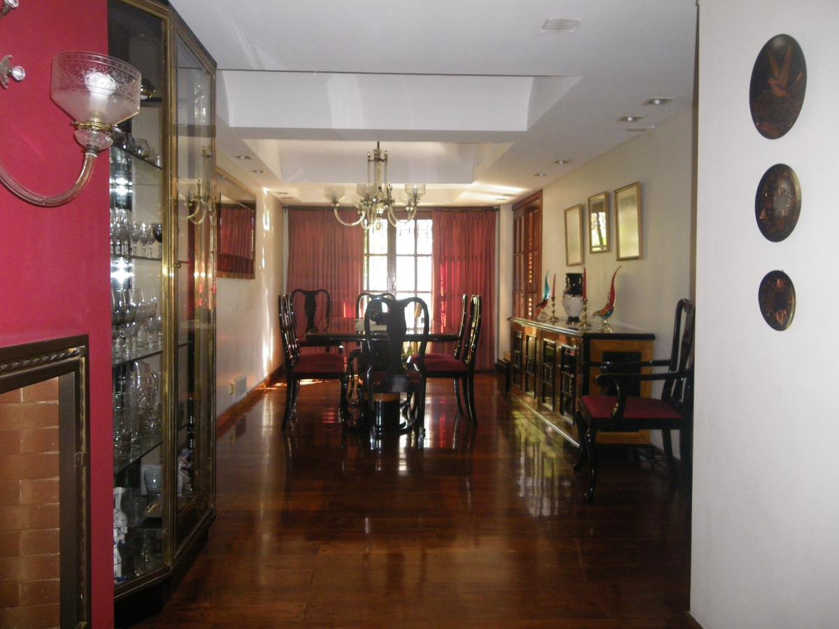 Excelente Casa de 5 Ambientes en Barrio Caferatta en Parque Chacabuco 1