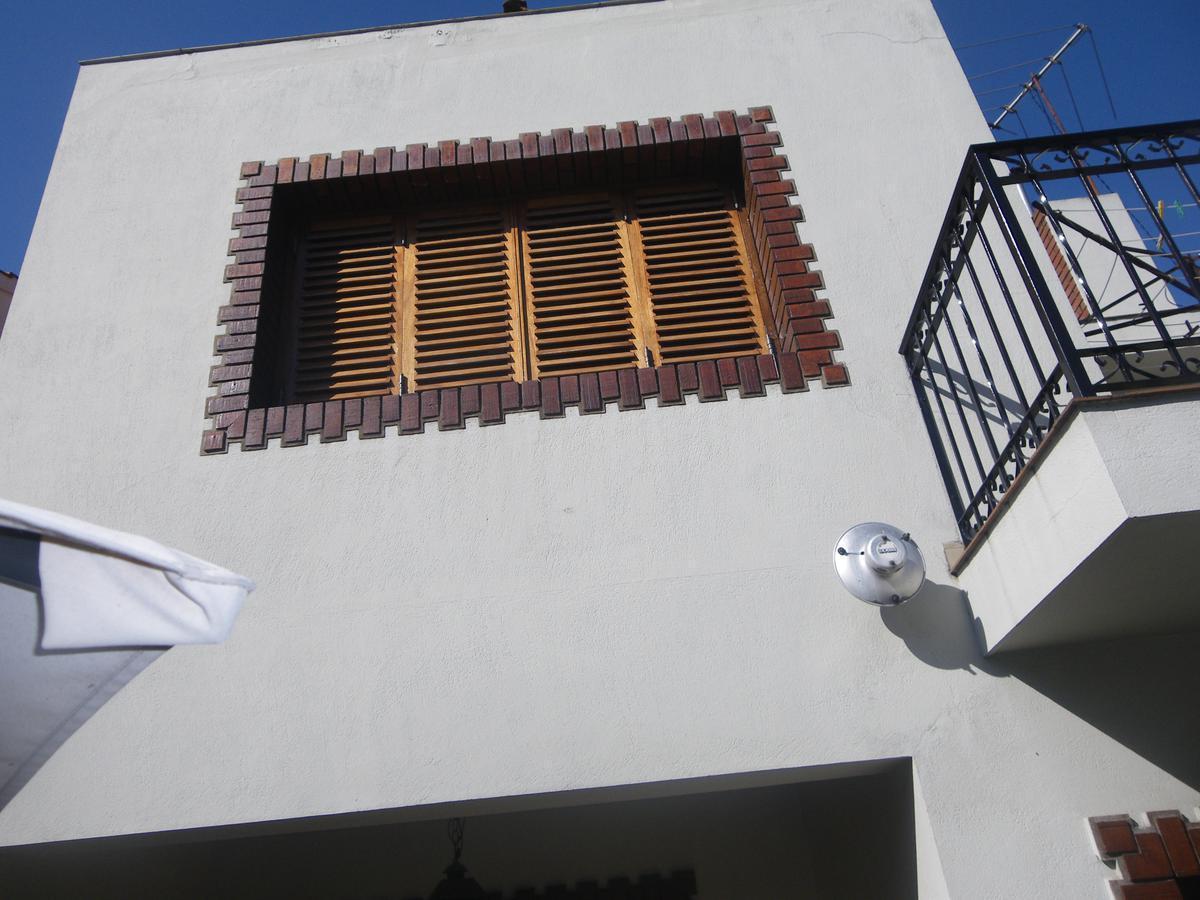 Excelente Casa de 5 Ambientes en Barrio Caferatta en Parque Chacabuco 3