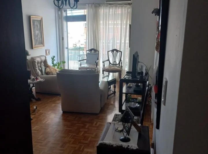 DEPARTAMENTO DE 3 AMBIENTES CON BALCON AL FRENTE 5