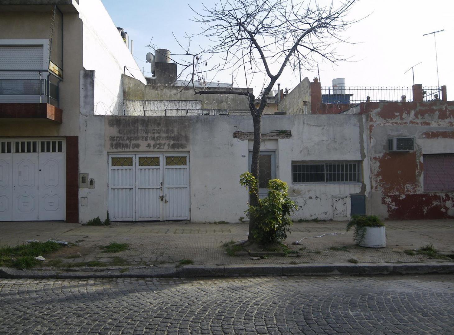 LOTE de 8,66 x 14,32 - SUPERFICIE 124M2 - ZONIFICACION R2bII